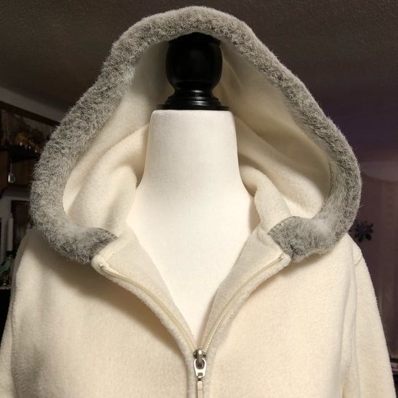 Vintage Northern Reflections Soft White Zip-up Hooded Sweater with Faux Fur Trim - Picture 2 of 8